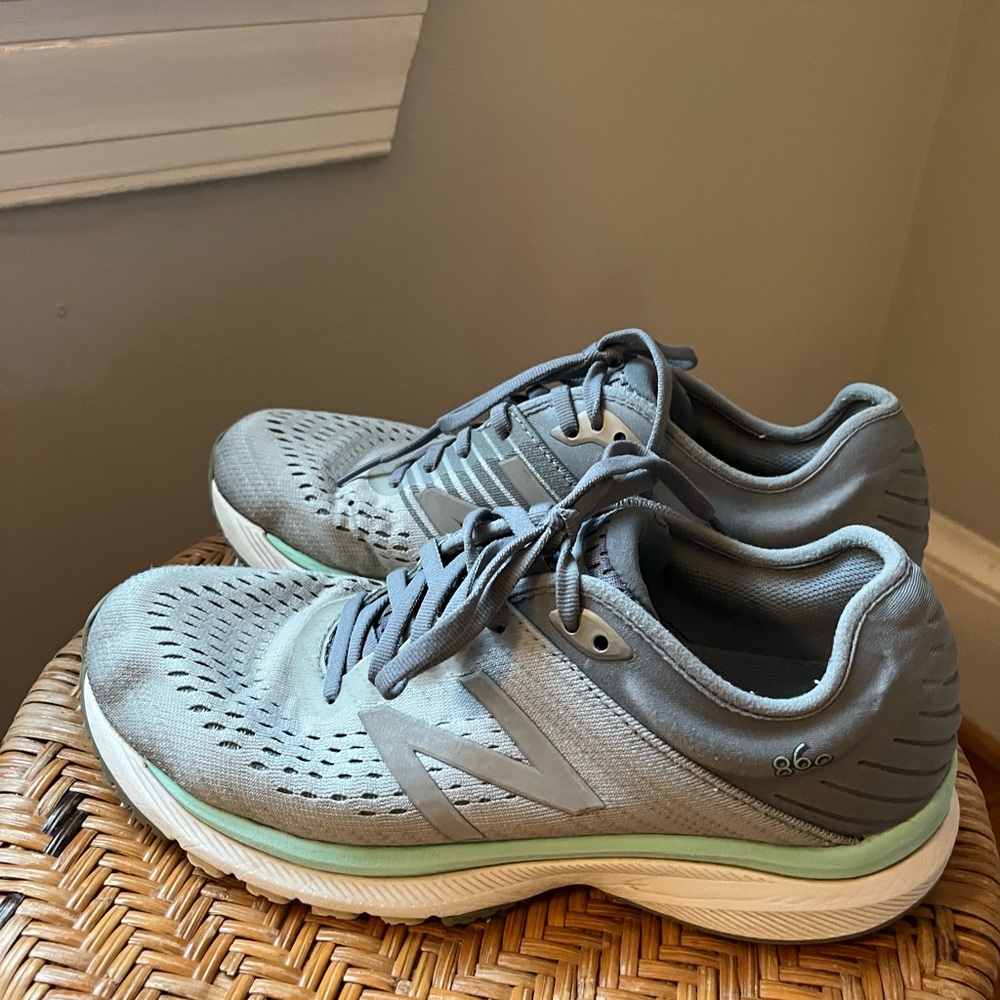New Balance Women’s 860 Running Shoes in Gray and Blue